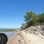 Дом отдыха Werder -- L I E G E P L A T Z -- Ostsee 150m I Sauna I Ekamin I An Ostsee Bis 8 Pers I By 