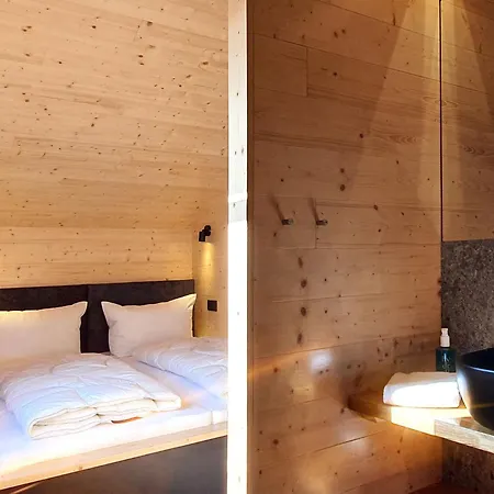 Werder -- L I E G E P L A T Z -- Ostsee 150m I Sauna I Ekamin I An Ostsee Bis 8 Pers I By 