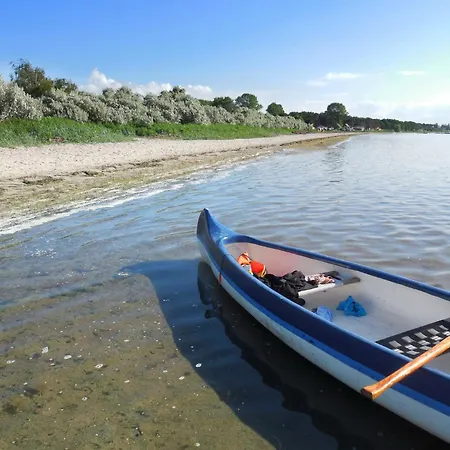 Werder -- L I E G E P L A T Z -- Ostsee 150m I Sauna I Ekamin I An Ostsee Bis 8 Pers I By 