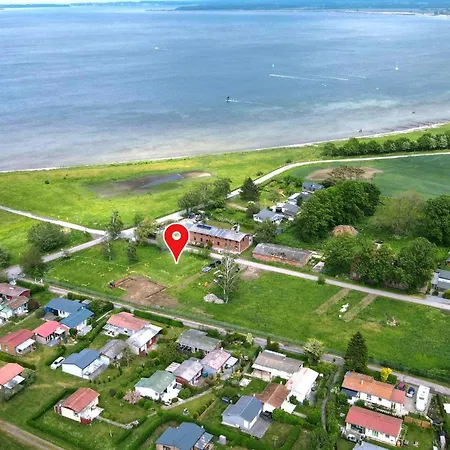 Feriehus Werder -- L I E G E P L A T Z -- Ostsee 150m I Sauna I Ekamin I An Ostsee Bis 8 Pers I By 