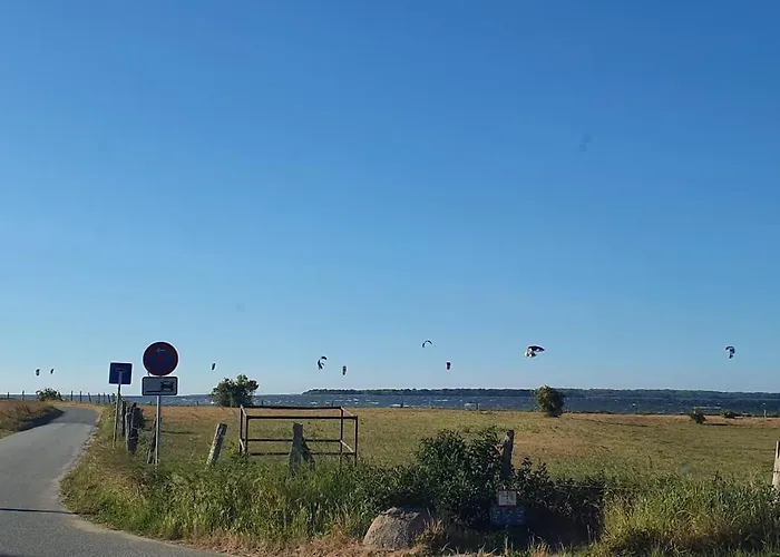 Werder -- L I E G E P L A T Z -- Ostsee 150m I Sauna I Ekamin I An Ostsee Bis 8 Pers I By 