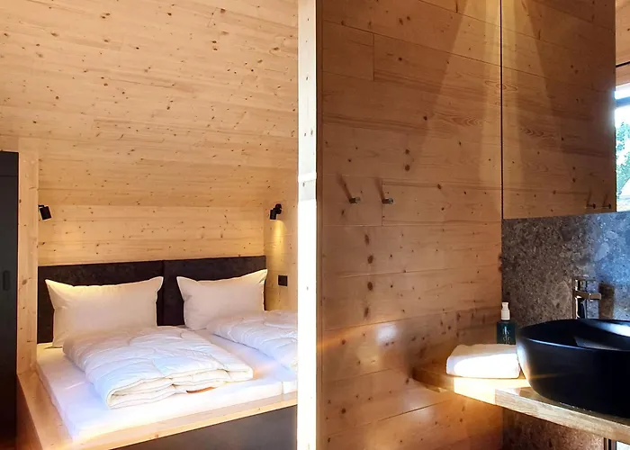 Werder -- L I E G E P L A T Z -- Ostsee 150m I Sauna I Ekamin I An Ostsee Bis 8 Pers I By 