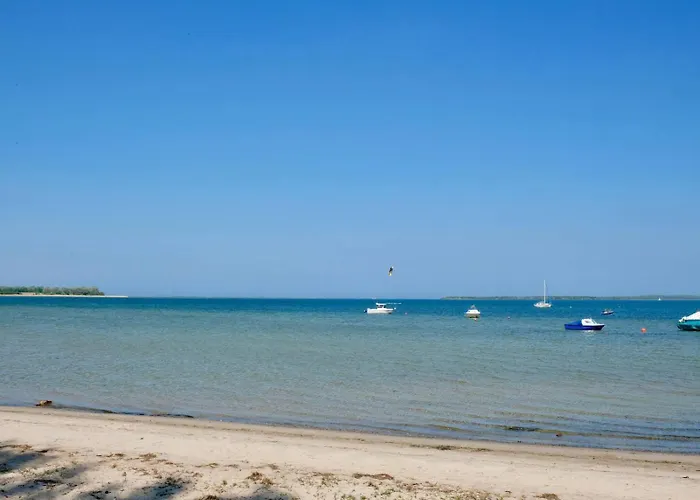 Werder -- L I E G E P L A T Z -- Ostsee 150m I Sauna I Ekamin I An Ostsee Bis 8 Pers I By 