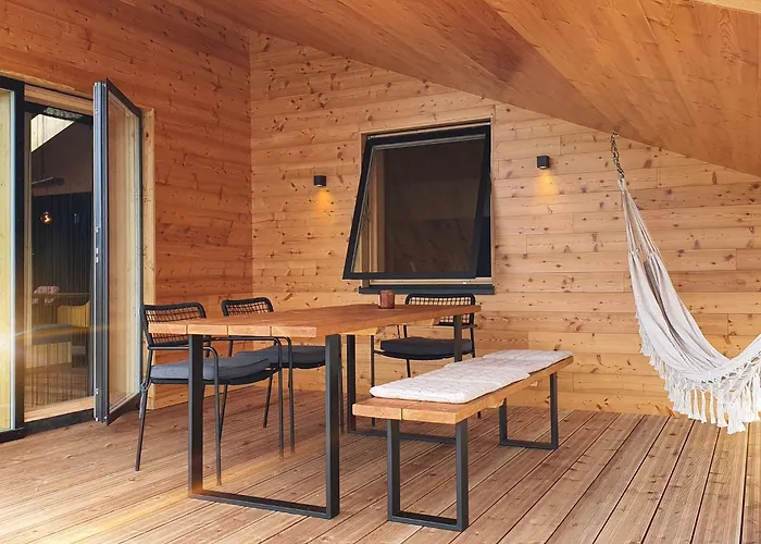 Werder -- L I E G E P L A T Z -- Ostsee 150m I Sauna I Ekamin I An Ostsee Bis 8 Pers I By 